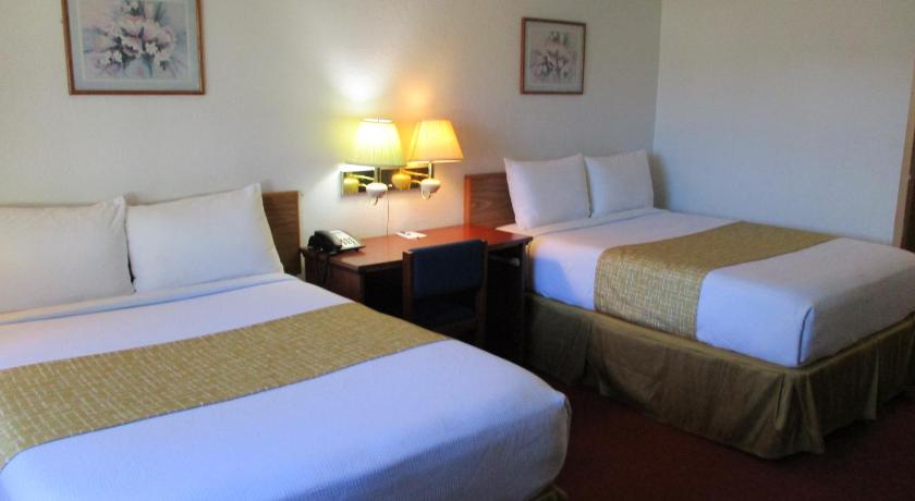 Travelodge by Wyndham Redwood Falls photo
