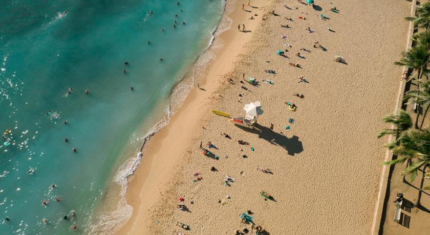 Kaimana Beach Hotel