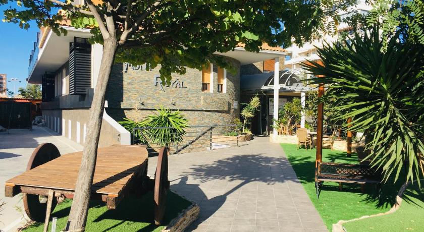 Hostal Mont Royal — Hotel in Alicante