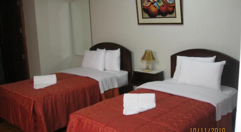 Hotel Plaza Bolognesi 344 photo