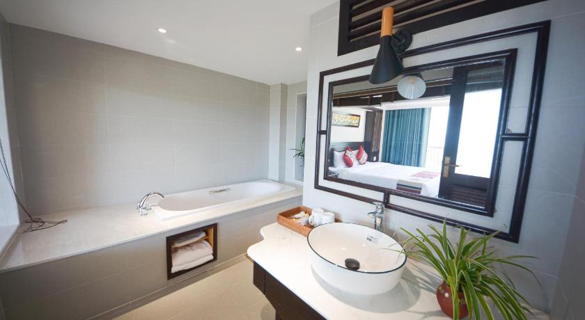 Image of Junior Suite with Mountain View 2