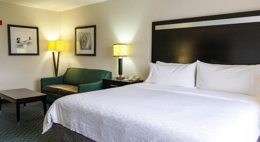 HOLIDAY INN EXPRESS & SUITES ROANOKE RAPIDS