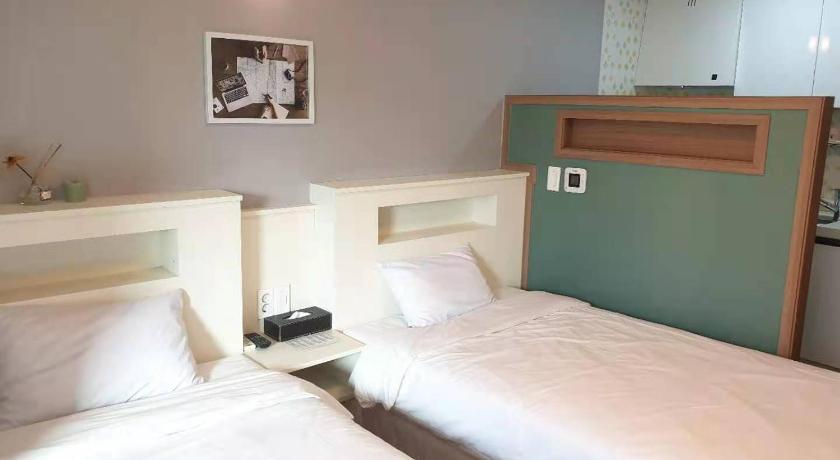 Image of Twin Room 8