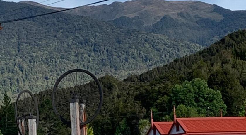 Blackball Tinyhouses photo