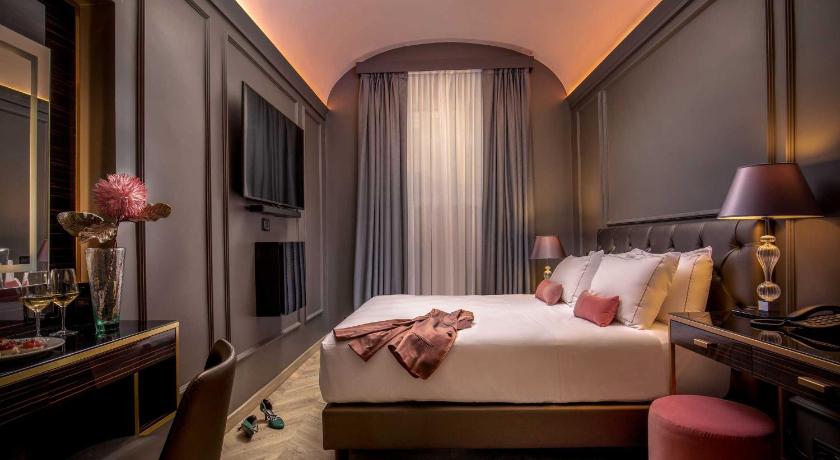 Rome Hotel La Place Roma 4-Star Hotel pool