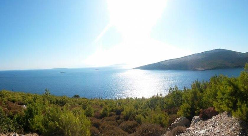 One bedroom house with city view furnished terrace and wifi at Skyros 4 km away from the beach photo