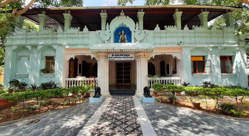 Shri Krishna Yogashram - It's a Home Stay and not a Hotel — Hotel in Badami