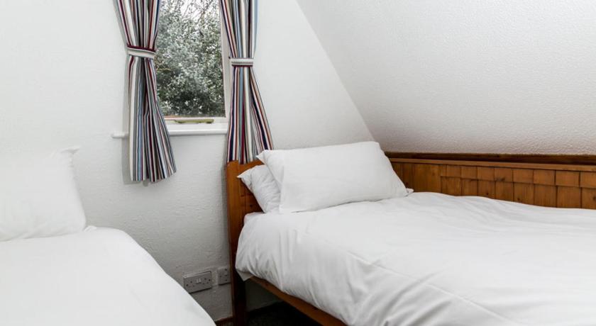 Seaside Chalet - Sleeps 6 photo