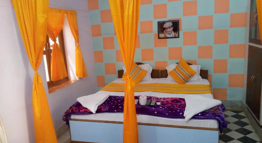 Ratan Hostel - image 13