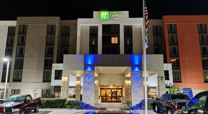 Holiday Inn Express Hotel & Suites Dallas Fort Worth Airport South