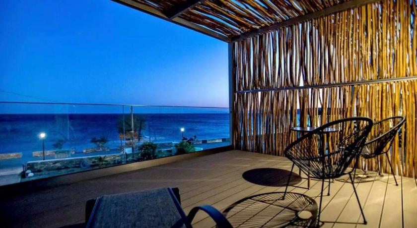 Seaside Tinos photo