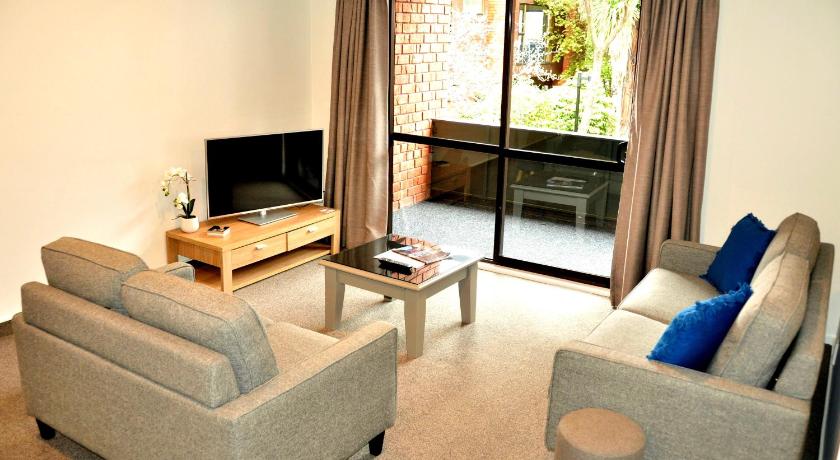 Image of Deluxe One Bedroom Apartment 10