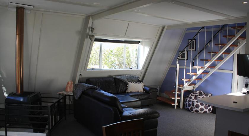Classic A-frame on Milford photo