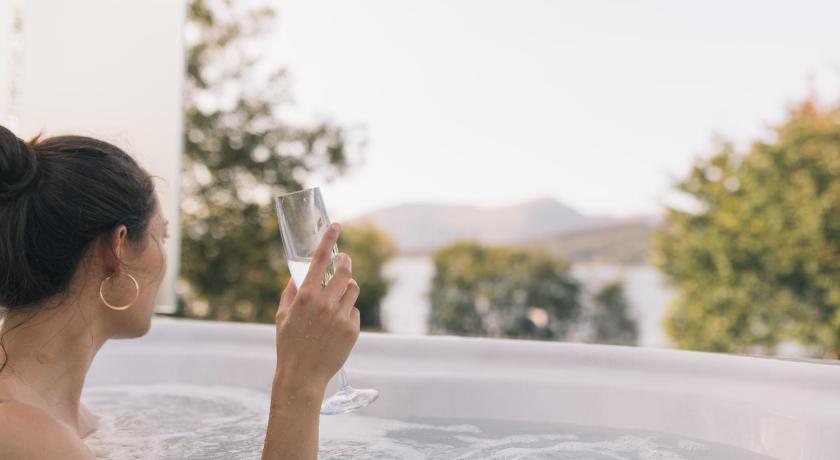 SeaBeds - Luxury Lookouts with Hot Tubs photo