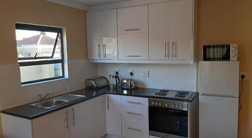 Shalom Self Catering - image 2