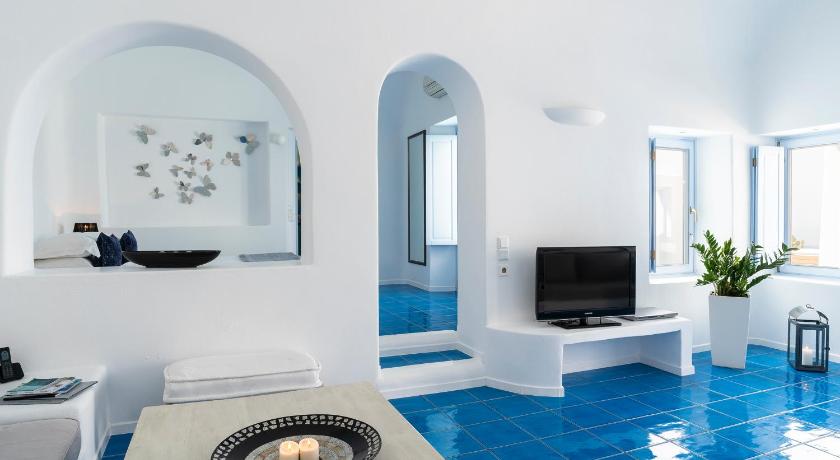 Image of Pool Suite with Caldera View (Only for 2 people) 12