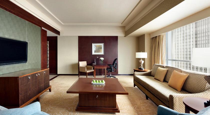 Image of Valley Wing Exec Suite 1 King 5