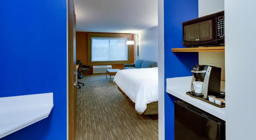 Holiday Inn Express & Suites Middletown - Goshen