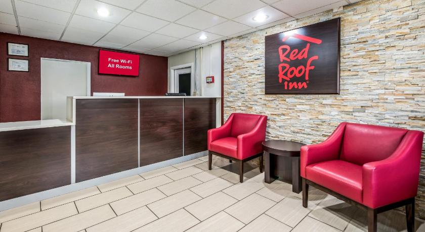 Red Roof Inn & Suites Wapakoneta photo