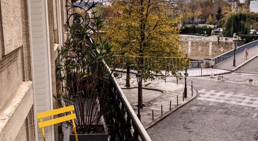 RESIDENCES HARCOURT - Ile Saint Louis - PARIS photo