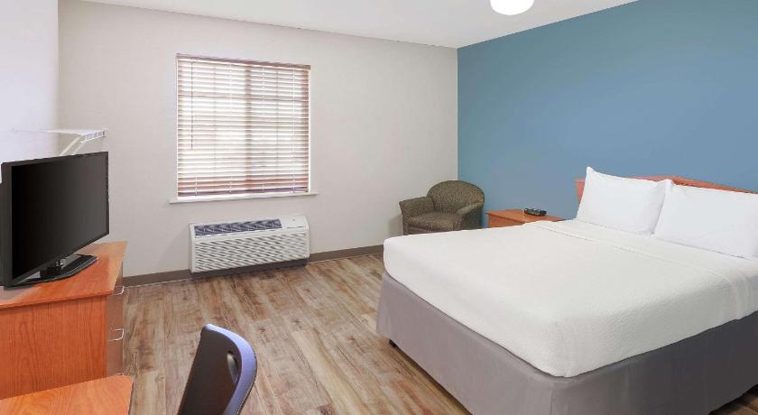WoodSpring Suites Des Moines Pleasant Hill photo