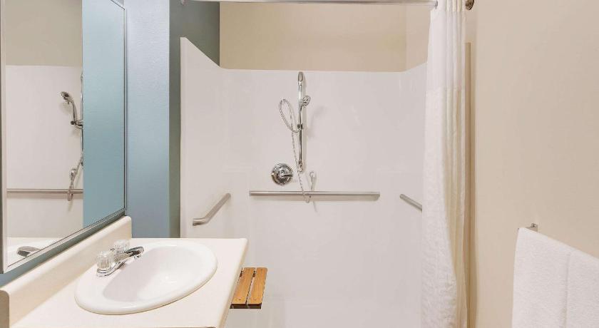 WoodSpring Suites Des Moines Pleasant Hill photo