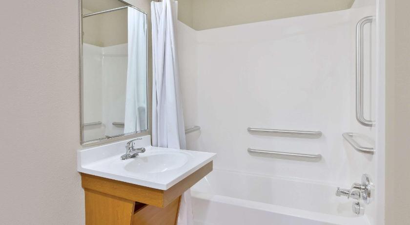WoodSpring Suites Columbus North I-270 photo