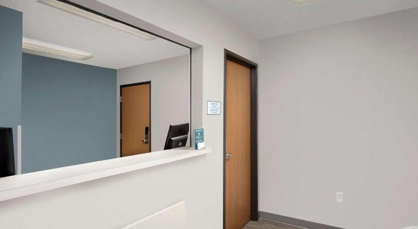 WoodSpring Suites Murfreesboro photo