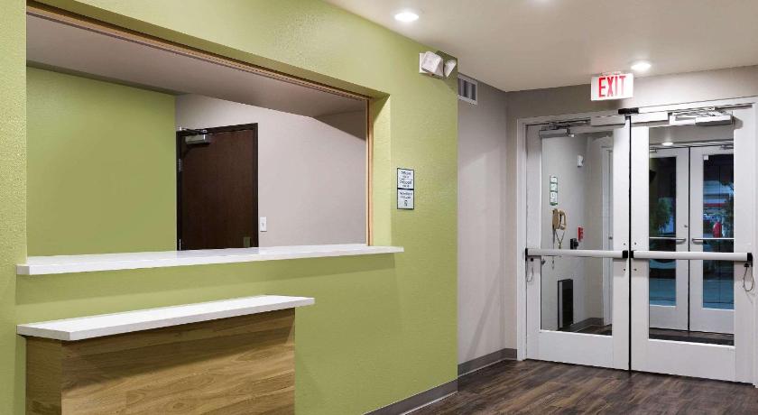 Woodspring Suites Houston IAH Airport photo