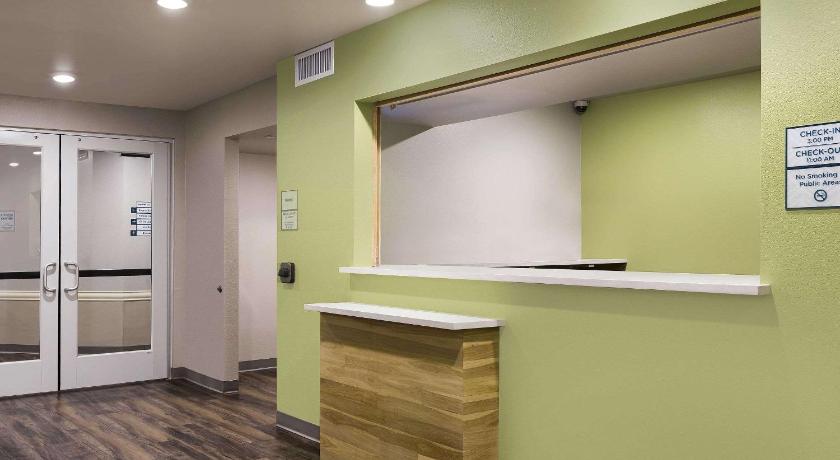 Woodspring Suites Houston IAH Airport photo