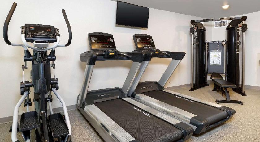 Woodspring Suites Houston IAH Airport photo