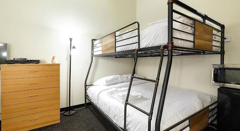 Studio Ready 4 Students & Traveling Professionals! 310 photo