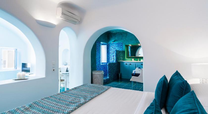 Image of Pool Suite with Caldera View (Only for 2 people) 15