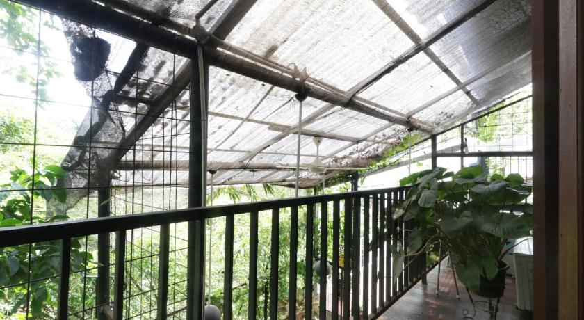 Image of Deluxe Room with Balcony 6