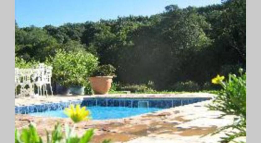 Hornbills Forest Cottages — Hotel in Stutterheim