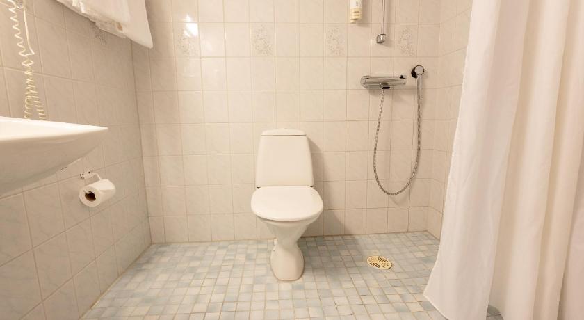 Image of Standard Twin Room 12