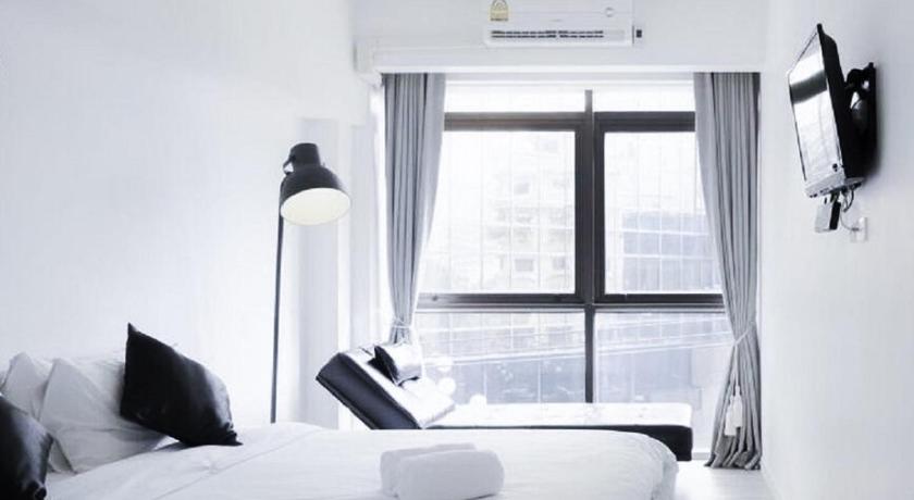 Bangkok 3 Howw Hostel at Sukhumvit 21 2-Star Hotel view