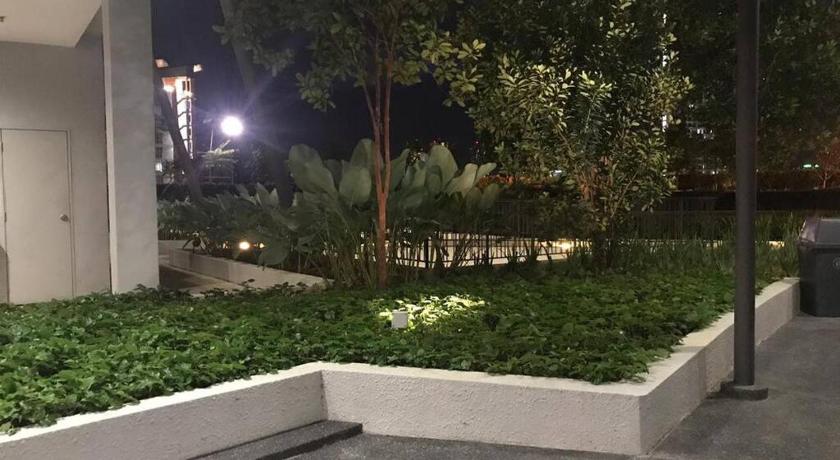 B17-15-Amazing Lake view studio unit, Hyve,Cyberjaya, Free WiFi, Free Parking, Netflix, Pool, 3044 photo