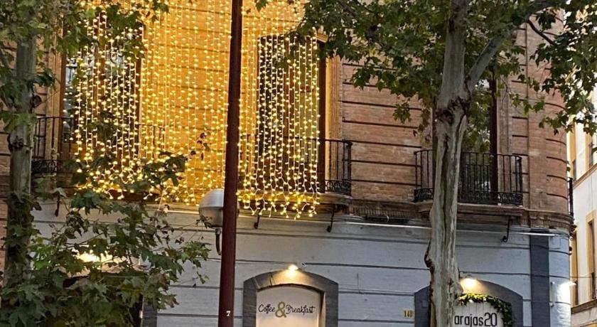 Apartamentos Reyes Catolicos 14 — Hotel in Seville