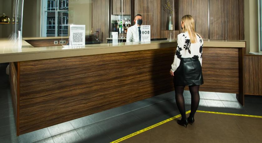 Eden Plaza Kensington photo