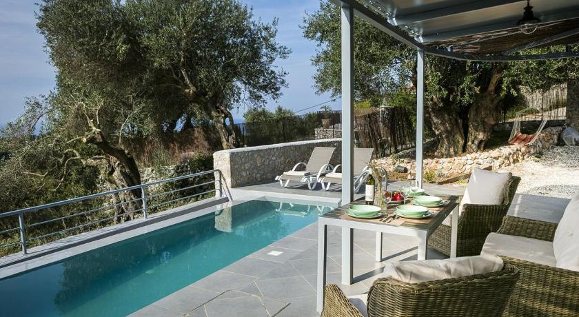 Aelia Cottage photo