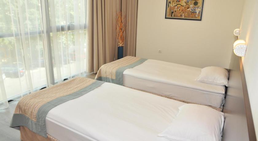Hotel Burgas Free University photo