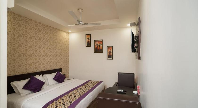HOTEL R R PALACE photo