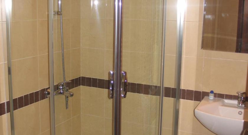 Winslow Infinity Aparthotel photo