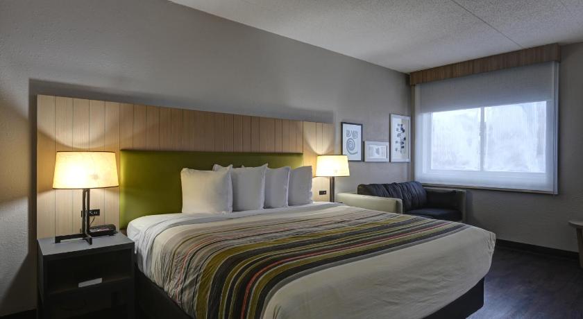 Country Inn & Suites by Radisson, Pierre, SD