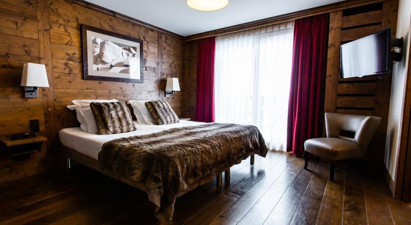 Image of Deluxe Family Room (2 Adults + 2 Children) 3