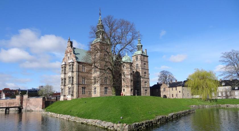 Hyggelig and spacious 4-bedroom apartment in the heart of Copenhagen - image 5