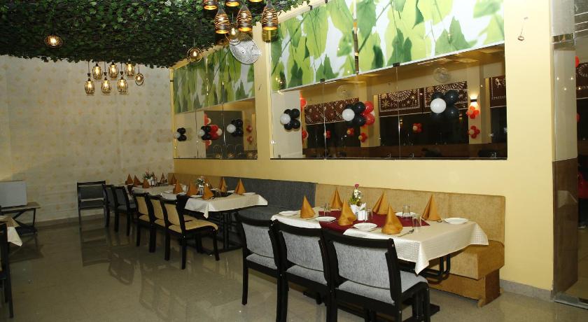 Hotel Manas Plus photo