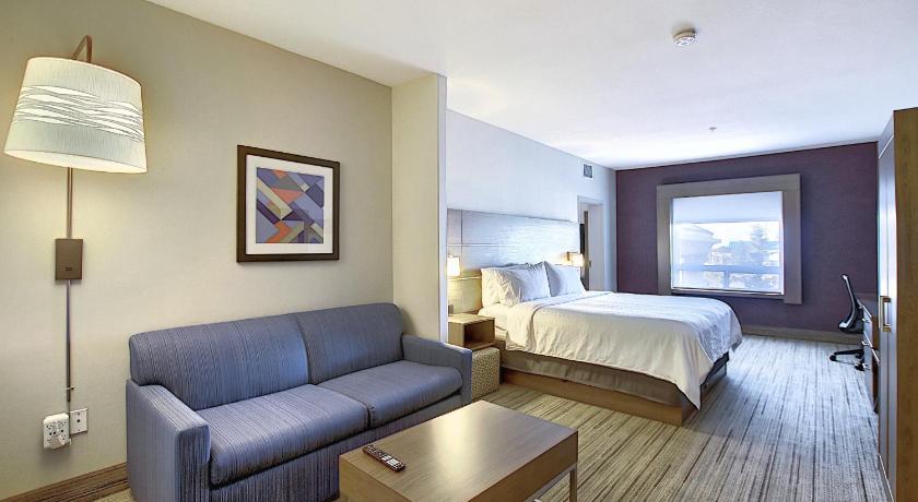 Holiday Inn Express Airport Calgary