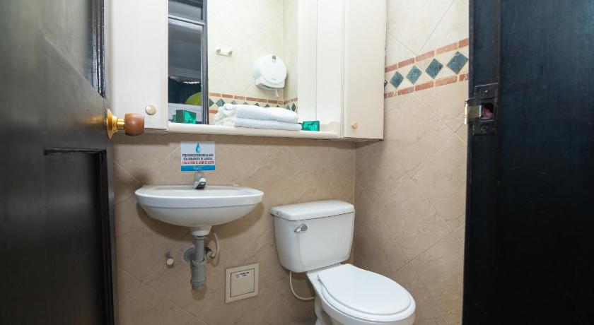 Hotel Ayenda Calypso 1142 photo